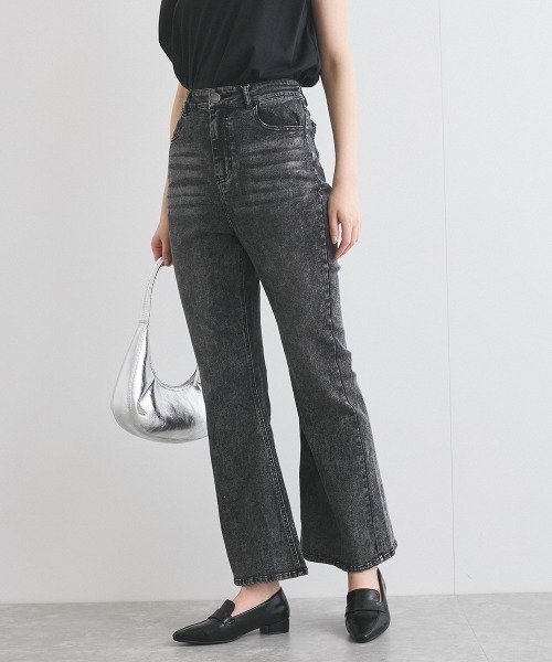 VICKY（ビッキー）の「ケミカルデニムフレアパンツ≪洗濯機で洗える≫（デニムパンツ・レディース・ブルー/ブラック・M/L）」の4枚目の写真