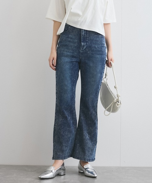 VICKY（ビッキー）の「ケミカルデニムフレアパンツ≪洗濯機で洗える≫（デニムパンツ・レディース・ブルー/ブラック・M/L）」の14枚目の写真