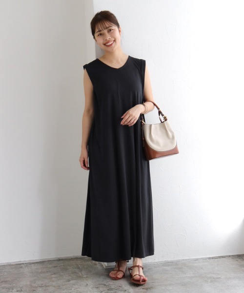 タック Vネック ロングワンピース UNITED ARROWS LTD. OUTLET｜タック Vネック ロングワンピース