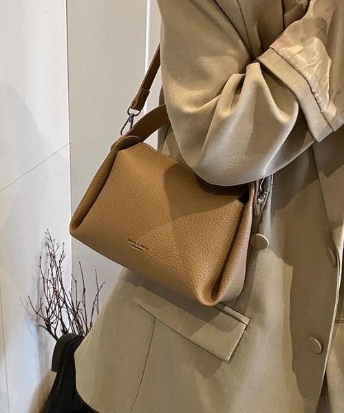 gossip!ロサンゼルス(ゴシップロサンゼルス)の「フォールドデザイン ミニバッグ(ショルダーバッグ・レディース・オフホワイト/ブラック/ベージュ・FREE)」の4枚目の写真