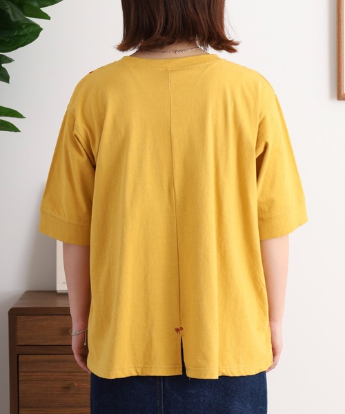 tシャツ EMAGO どこにいるのかな刺繍Ｔシャツ レディース Emago tシャツ EMAGO どこにいるのかな刺繍Tシャツ レディース