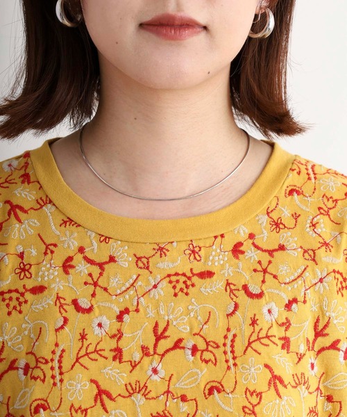 Emago(イマゴ)の「EMAGO どこにいるのかな刺繍Tシャツ(Tシャツ/カットソー・レディース・マスタード/グリーン/ホワイト・FREE)」の15枚目の写真