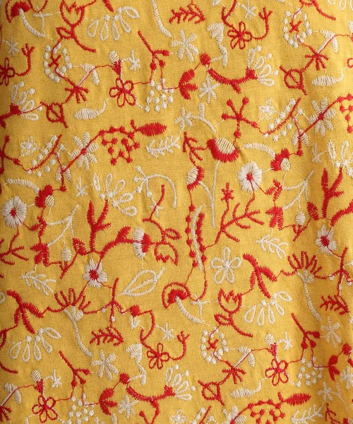 Emago(イマゴ)の「EMAGO どこにいるのかな刺繍Tシャツ(Tシャツ/カットソー・レディース・マスタード/グリーン/ホワイト・FREE)」の10枚目の写真