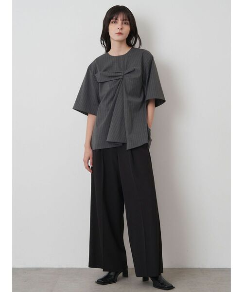 ELENDEEK(エレンディーク)の「ハイウエストタックワイドパンツ(その他パンツ・レディース・グレー/ブラック・01/02)」の16枚目の写真