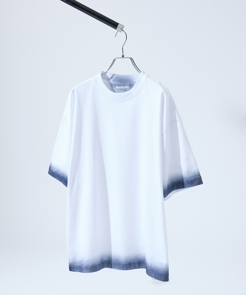 ABAHOUSE(アバハウス)の「ヴィンテージデザイン スプレープリント 半袖Tシャツ / オーバーサイズ(Tシャツ/カットソー・メンズ・ブラック/ホワイト/ベージュ・44/46/48)」の2枚目の写真