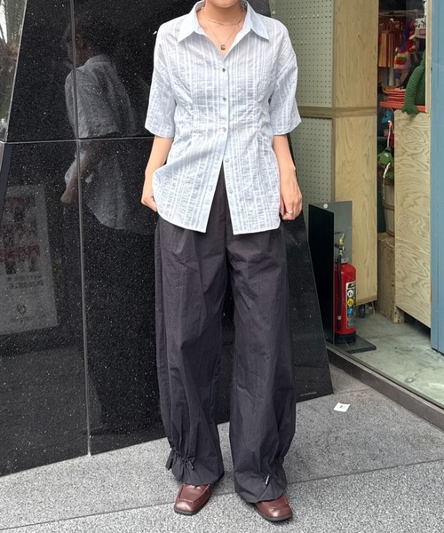 Lui's（ルイス）の「バックオープンストライプシャツ（シャツ/ブラウス・レディース・ホワイト/ブラック/サックスブルー・FREE）」の22枚目の写真