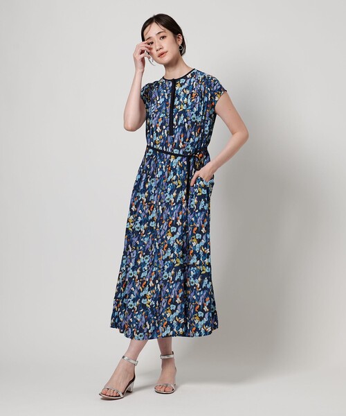 UNITED ARROWS（ユナイテッドアローズ）の「ギャザー フレンチスリーブ ワンピース（ワンピース・レディース・その他7/ダークグレー/その他2/その他1・FREE）」の4枚目の写真