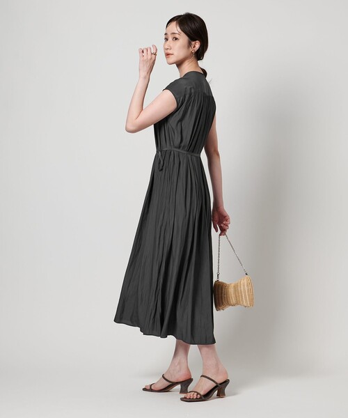 UNITED ARROWS（ユナイテッドアローズ）の「ギャザー フレンチスリーブ ワンピース（ワンピース・レディース・その他7/ダークグレー/その他2/その他1・FREE）」の7枚目の写真