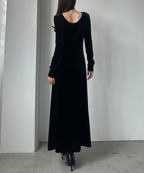 Louere(ルエレ)の「前後2wayベロアセミフレアワンピース(薄手、裏地無し)(ワンピース・レディース・ブラック/グレー/ブラウン・X-LARGE/LARGE/MEDIUM/SMALL)」の6枚目の写真