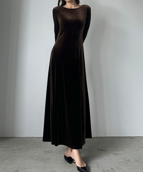 Louere(ルエレ)の「前後2wayベロアセミフレアワンピース(薄手、裏地無し)(ワンピース・レディース・ブラック/グレー/ブラウン・X-LARGE/LARGE/MEDIUM/SMALL)」の11枚目の写真