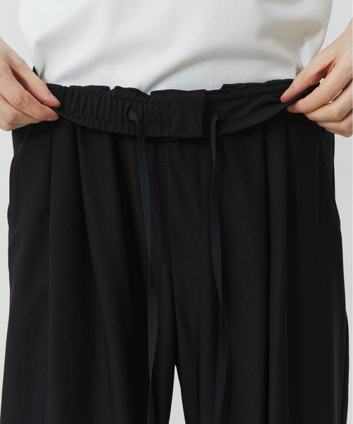 PUBLIC TOKYO(パブリックトウキョウ)の「【残りわずか】Air tool 2タックワイドイージースラックス /ウォッシャブル/夏服/ストレッチ/伸縮性/通気性/防シワ性/UVカット/セットアップ(スラックス・メンズ・ダークグレー/ブラック・1/2/3)」の22枚目の写真