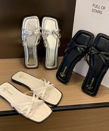 スクエアトゥナローストラップサンダル