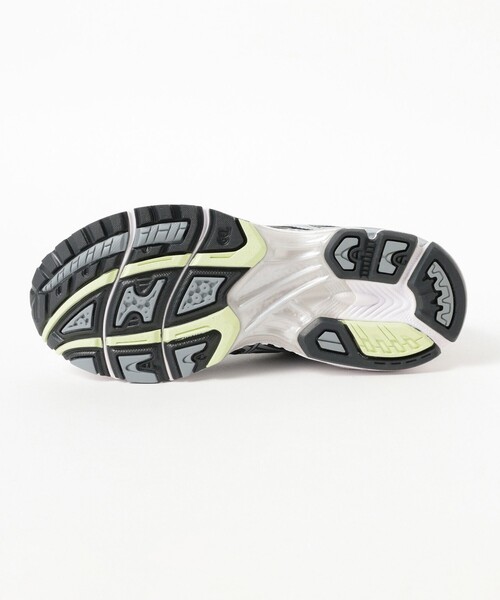 ASICS(アシックス)の「ASICS / GEL-NIMBUS 10.1(スニーカー・レディース・シルバー・23.0cm/23.5cm/24.0cm/24.5cm/25.0cm)」の4枚目の写真