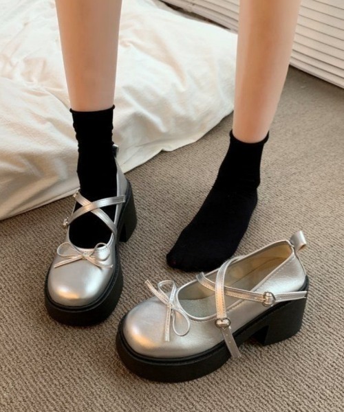 Ritzy（リッツィー）の「厚底 リボンデザインヒールパンプス/シューズ（ローファー・レディース・ホワイト/シルバー/ブラック・23/24/22.5/24.5/23.5/25）」の4枚目の写真