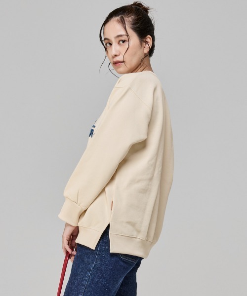 KRIFF MAYER Lady's Collection(クリフメイヤーレディースコレクション)の「【乾きやすい】サガラ刺繍裏起毛クルー(ロゴ)(スウェット・レディース・ブラウン/ナチュラル/パープル/ベージュ/チャコール/カラフル/グリーン/レッド・LARGE/MEDIUM)」の15枚目の写真