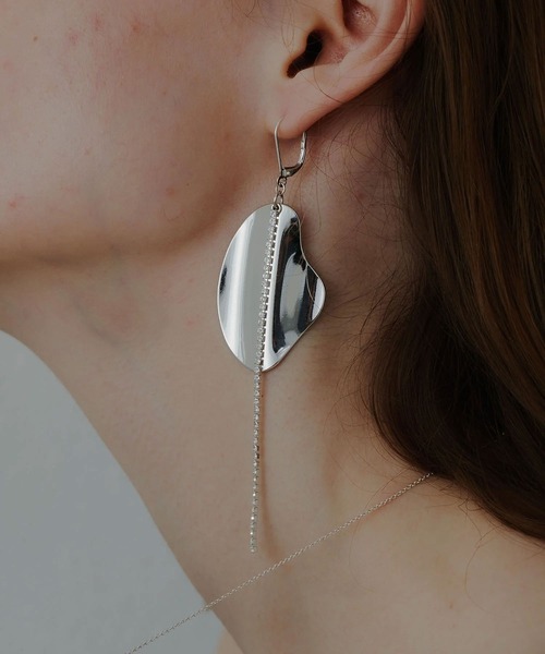 loni（ロニ）の「(loni)Leaf Bijou Asymmetry Pierce（ピアス（両耳用）・レディース・シルバー/ゴールド・ONE SIZE）」の10枚目の写真