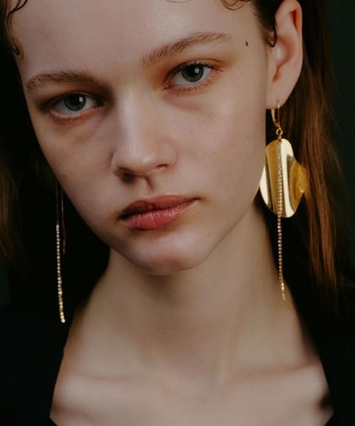 loni（ロニ）の「(loni)Leaf Bijou Asymmetry Pierce（ピアス（両耳用）・レディース・シルバー/ゴールド・ONE SIZE）」の12枚目の写真