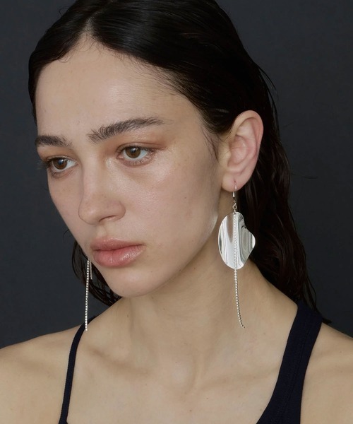 loni（ロニ）の「(loni)Leaf Bijou Asymmetry Pierce（ピアス（両耳用）・レディース・シルバー/ゴールド・ONE SIZE）」の16枚目の写真