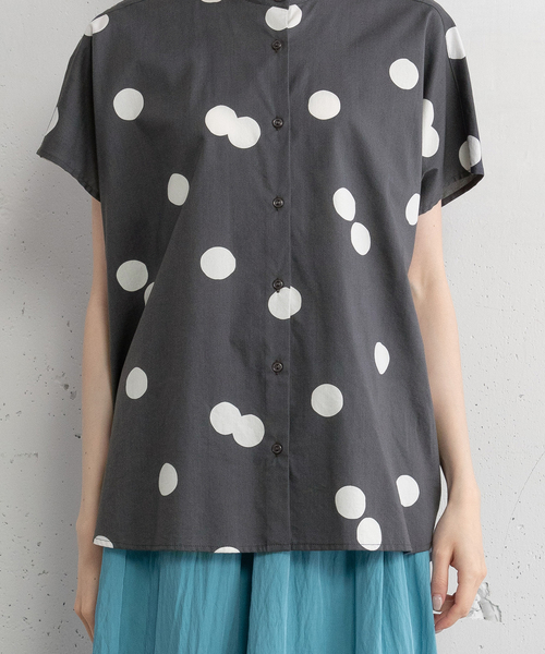 POU DOU DOU(プードゥドゥ)の「ランダムドットバンドカラーシャツ(シャツ/ブラウス・レディース・ブラック/ダークグレー・M)」の14枚目の写真