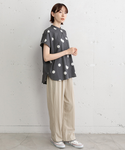 POU DOU DOU(プードゥドゥ)の「ランダムドットバンドカラーシャツ(シャツ/ブラウス・レディース・ブラック/ダークグレー・M)」の8枚目の写真