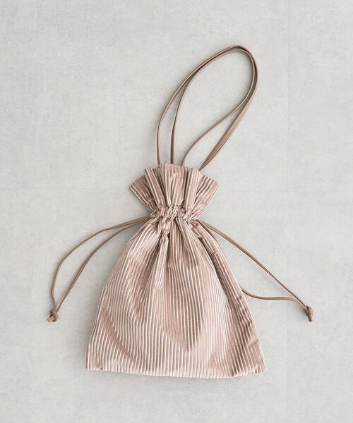 Green　Parks（グリーンパークス）の「andmikka.ラメベロアプリーツ巾着バッグ（ハンドバッグ・レディース・ブラック/カーキ/ボルドー/ブラウン/ベージュ・FREE）」の4枚目の写真