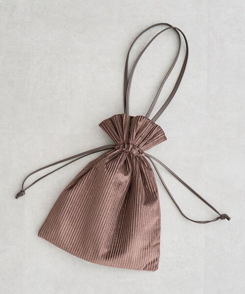 Green　Parks（グリーンパークス）の「andmikka.ラメベロアプリーツ巾着バッグ（ハンドバッグ・レディース・ブラック/カーキ/ボルドー/ブラウン/ベージュ・FREE）」の3枚目の写真