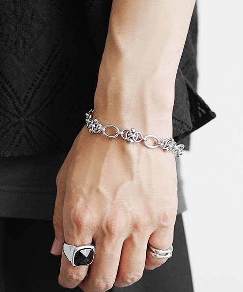 MinoriTY(マイノリティ)の「【MinoriTY Select】ジオメトリックパターンブレスレット メンズ ウィメンズ ユニセックス(ブレスレット・メンズ・シルバー・FREE)」の1枚目の写真