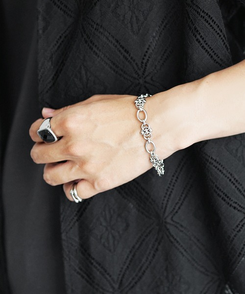 MinoriTY(マイノリティ)の「【MinoriTY Select】ジオメトリックパターンブレスレット メンズ ウィメンズ ユニセックス(ブレスレット・メンズ・シルバー・FREE)」の4枚目の写真