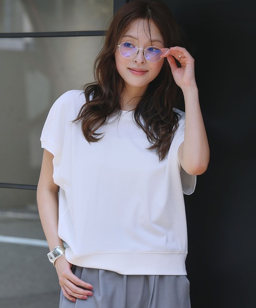ELFRANK(エルフランク)の「綿混フレンチスリーブイレギュラーヘムシンプルカットソー(Tシャツ/カットソー・レディース・オフホワイト/グレイッシュベージュ/ブラック・L/M)」の2枚目の写真