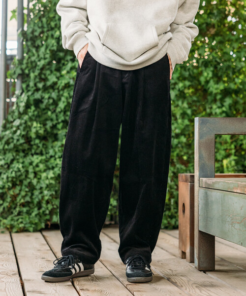 FREAK'S STORE（フリークスストア）の「限定展開 ワイドシルエット コーデュロイ タックパンツ（その他パンツ・メンズ・ブラウン/ベージュ/ブラック/チャコールグレー・LARGE/MEDIUM/SMALL）」の13枚目の写真