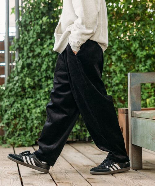 FREAK'S STORE（フリークスストア）の「限定展開 ワイドシルエット コーデュロイ タックパンツ（その他パンツ・メンズ・ブラウン/ベージュ/ブラック/チャコールグレー・LARGE/MEDIUM/SMALL）」の14枚目の写真