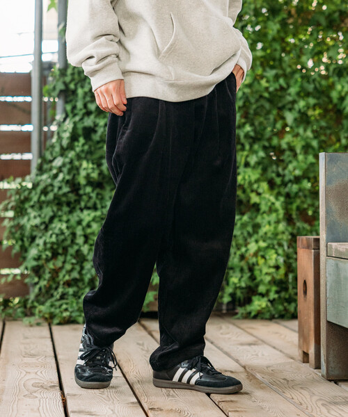 FREAK'S STORE（フリークスストア）の「限定展開 ワイドシルエット コーデュロイ タックパンツ（その他パンツ・メンズ・ブラウン/ベージュ/ブラック/チャコールグレー・LARGE/MEDIUM/SMALL）」の17枚目の写真