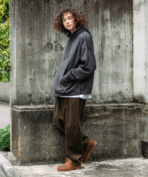 FREAK'S STORE（フリークスストア）の「限定展開 ワイドシルエット コーデュロイ タックパンツ（その他パンツ・メンズ・ブラウン/ベージュ/ブラック/チャコールグレー・LARGE/MEDIUM/SMALL）」の21枚目の写真