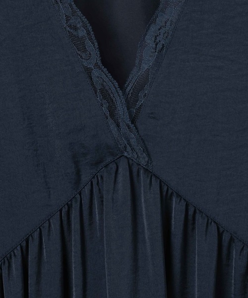 eL(エル)の「【eL】Gather Lace V One-piece/582474(ワンピース・レディース・オフホワイト/ネイビー・FREE)」の12枚目の写真