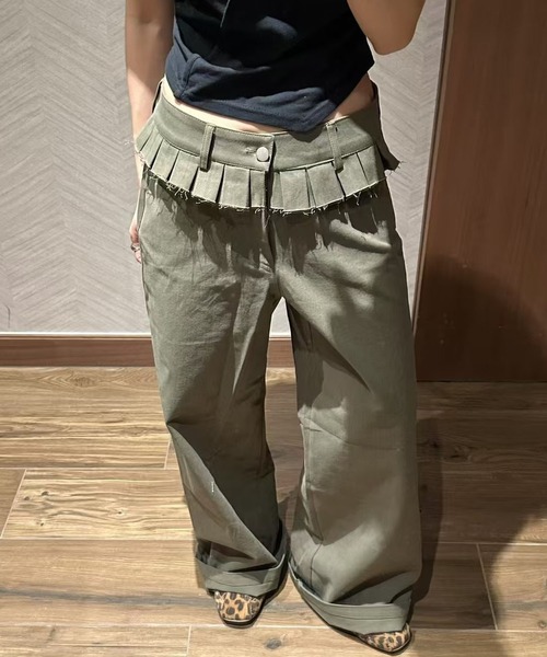 meJane（ミージェーン）の「ウエストフラップデザイン ワイドチノパンツ（チノパンツ・レディース・カーキ・M/L）」の5枚目の写真