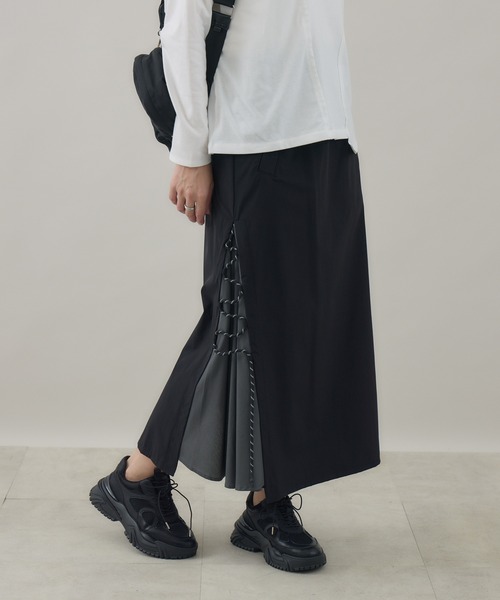 Paradise Picnic（パラダイスピクニック）の「33℃ サイドスリット カーブコードフレアスカート（スカート・レディース・ブラック/カーキ・FREE）」の2枚目の写真