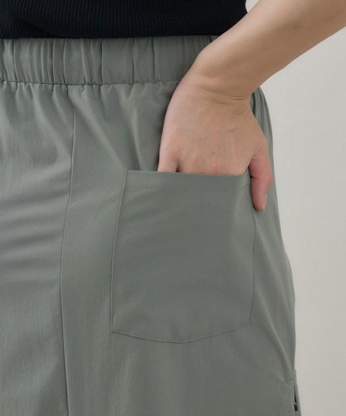 Paradise Picnic（パラダイスピクニック）の「33℃ サイドスリット カーブコードフレアスカート（スカート・レディース・ブラック/カーキ・FREE）」の5枚目の写真