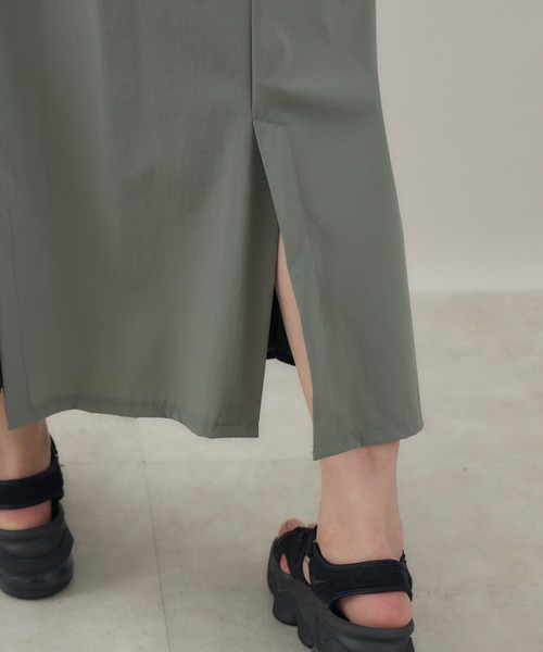 Paradise Picnic（パラダイスピクニック）の「33℃ サイドスリット カーブコードフレアスカート（スカート・レディース・ブラック/カーキ・FREE）」の6枚目の写真