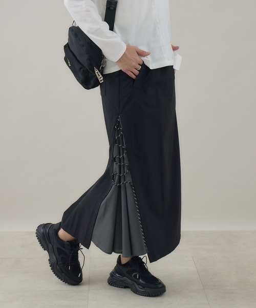 Paradise Picnic（パラダイスピクニック）の「33℃ サイドスリット カーブコードフレアスカート（スカート・レディース・ブラック/カーキ・FREE）」の14枚目の写真