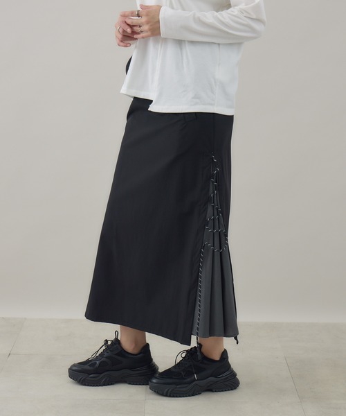 Paradise Picnic（パラダイスピクニック）の「33℃ サイドスリット カーブコードフレアスカート（スカート・レディース・ブラック/カーキ・FREE）」の17枚目の写真