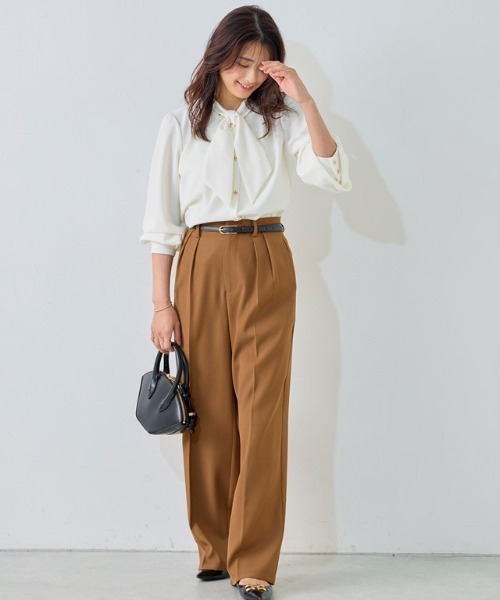 Pierrot（ピエロ）の「ボウタイデザインTブラウス（シャツ/ブラウス・レディース・ベージュ/ネイビー/オフホワイト/グレー/ライトブルー・L/M）」の17枚目の写真