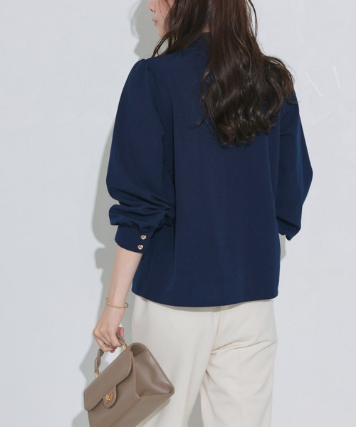 Pierrot（ピエロ）の「ボウタイデザインTブラウス（シャツ/ブラウス・レディース・ベージュ/ネイビー/オフホワイト/グレー/ライトブルー・L/M）」の7枚目の写真