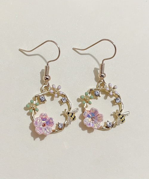 Lace Ladies(レースレディース)の「シェル フラワー メルヘン モチーフ ピアス(ピアス(両耳用)・レディース・ホワイト/ピンク・FREE)」の1枚目の写真