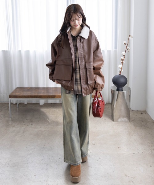 clear（クリア）の「ボア付きレザーロング丈ブルゾン［大人 カジュアル 着回し力抜群］≪AW新作≫（ブルゾン・レディース・ブラウン/ライトブラウン/ブラック・F）」の5枚目の写真