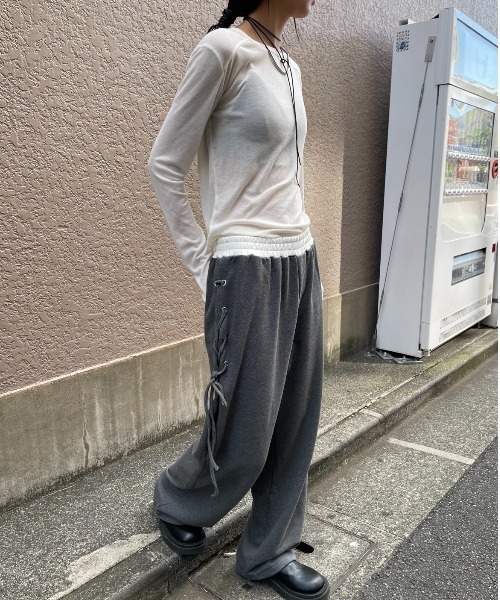 AIC.(エーアイシー)の「シアーリブ切り替えロンティー(Tシャツ/カットソー・レディース・ダークブラウン/オフホワイト/チャコールグレー/ブラック/ライトグレー・FREE)」の12枚目の写真