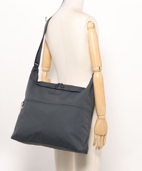 ショルダーバッグ エーストーキョー スポーベル3 B4サイズ収納可能