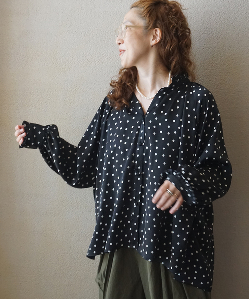 JOURNAL STANDARD LUXE(ジャーナルスタンダード ラックス)の「ドットプリーツディテールシャツ(シャツ/ブラウス・レディース・ブラック・FREE)」の5枚目の写真