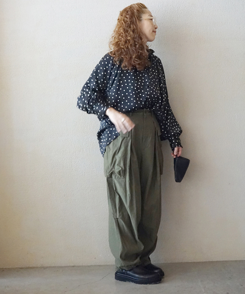 JOURNAL STANDARD LUXE(ジャーナルスタンダード ラックス)の「ドットプリーツディテールシャツ(シャツ/ブラウス・レディース・ブラック・FREE)」の6枚目の写真