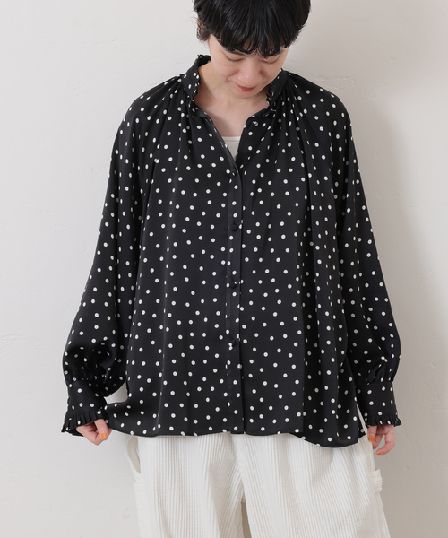 JOURNAL STANDARD LUXE(ジャーナルスタンダード ラックス)の「ドットプリーツディテールシャツ(シャツ/ブラウス・レディース・ブラック・FREE)」の9枚目の写真