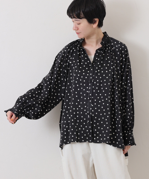 JOURNAL STANDARD LUXE(ジャーナルスタンダード ラックス)の「ドットプリーツディテールシャツ(シャツ/ブラウス・レディース・ブラック・FREE)」の10枚目の写真